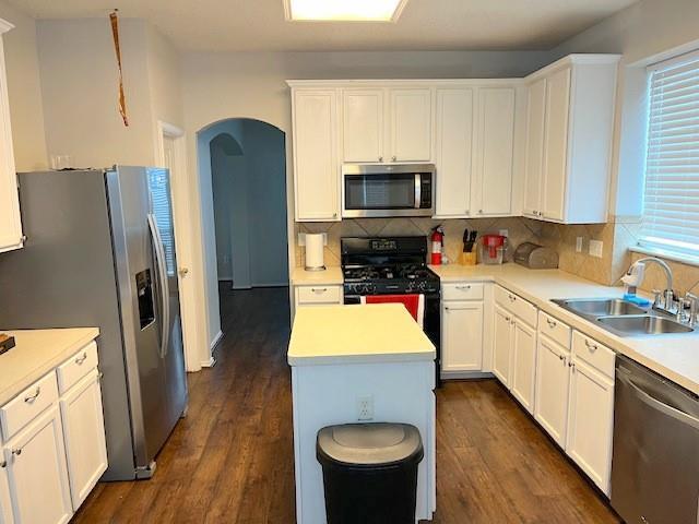 Building Photo - 8504 Saffron Dr