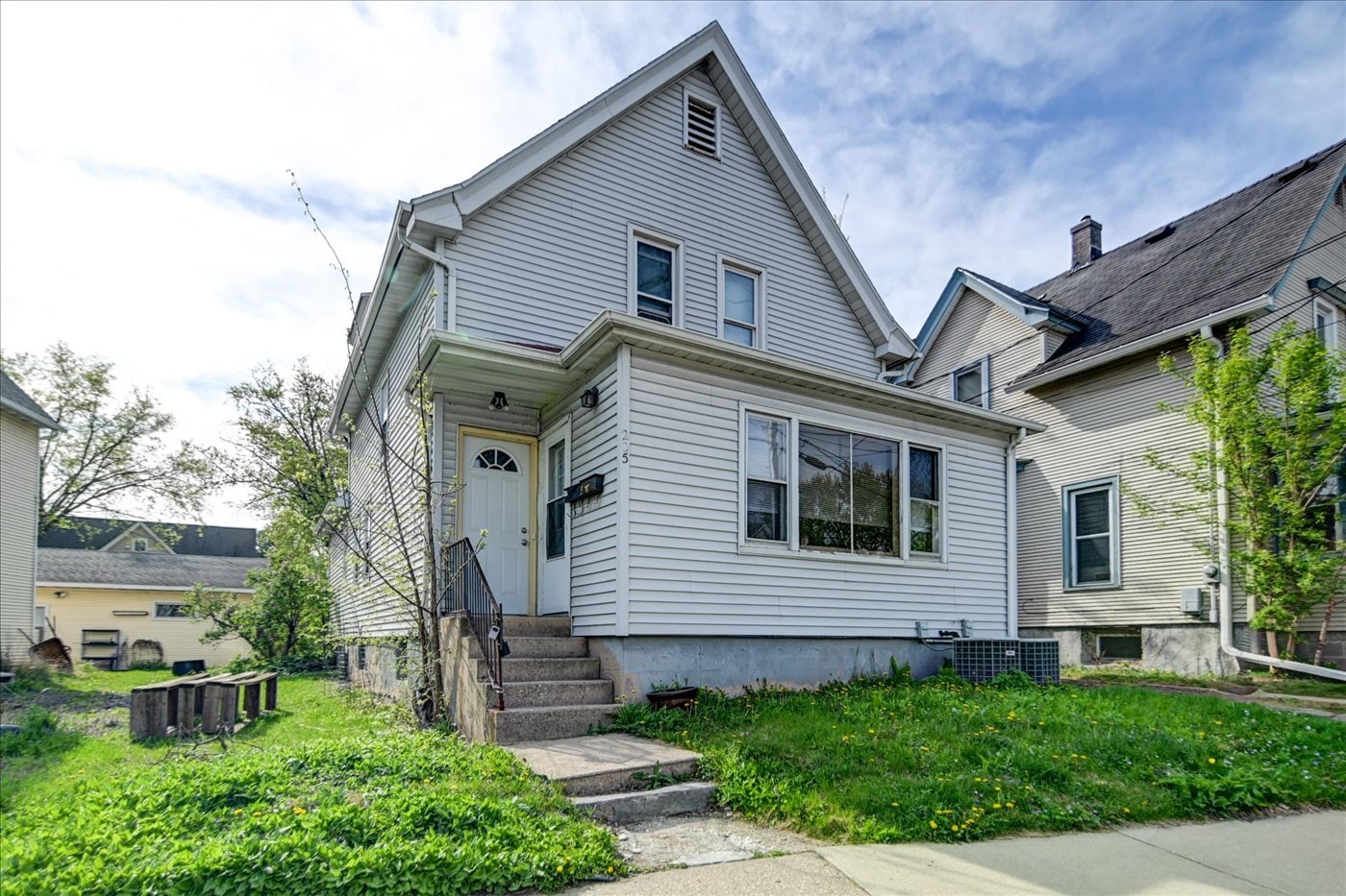 Building Photo - 205 S Fair Oaks Ave