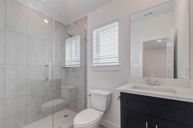 Building Photo - 1038 Elsinore Dr