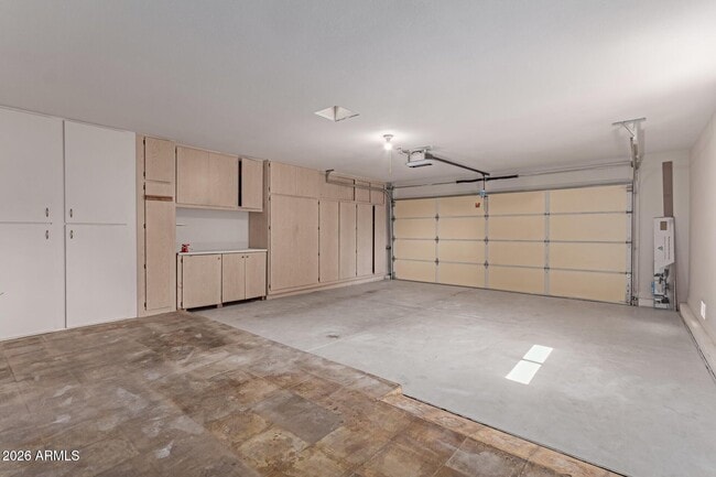 Building Photo - 16853 N Meadow Park Dr