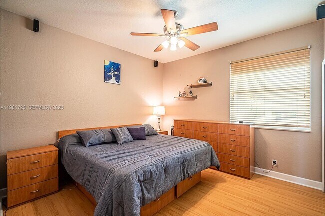 Building Photo - 3182 SW 189th Ave