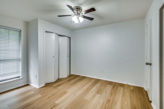 Building Photo - 117 Peachtree Ct