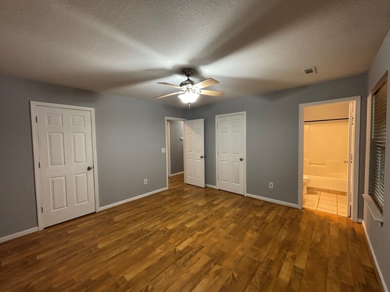 Building Photo - 438 Old Colony Rd