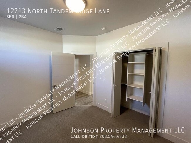 Building Photo - 12213 N Tandem Ridge Ln