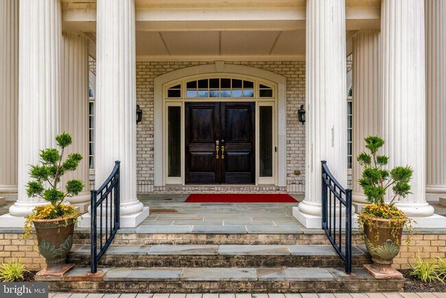 Building Photo - 860 Nicholas Run Dr