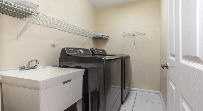 Building Photo - 122 SW 164th Terrace