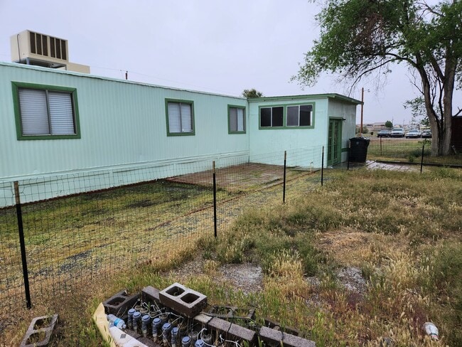 Building Photo - 1111 Hardy Ln