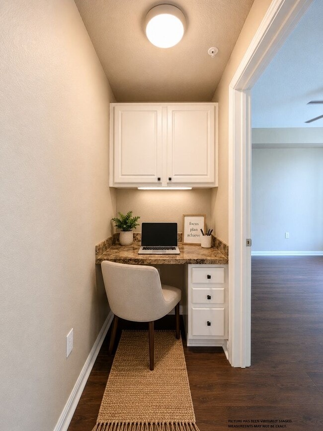 Building Photo - 1x1 Updated flooring & appliances. Includes balconette & washer & dryer