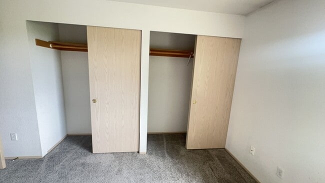 Building Photo - 15325-15327 Berry Valley Rd SE