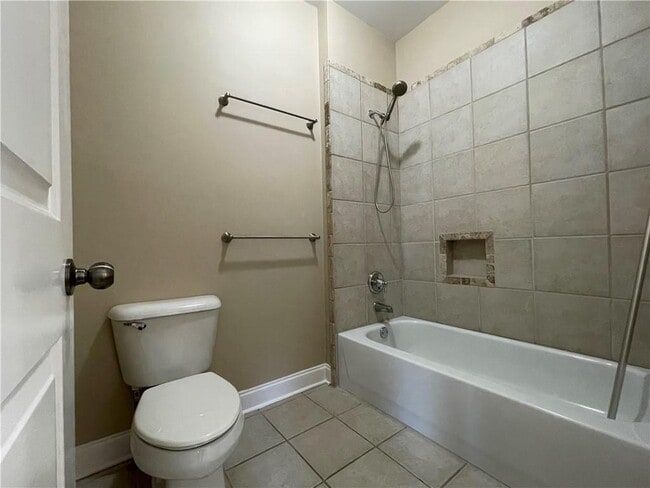 Building Photo - 131 W Ridge Way