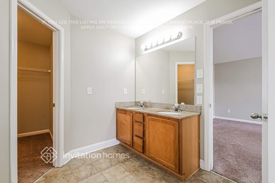 Building Photo - 2076 Barberry Dr