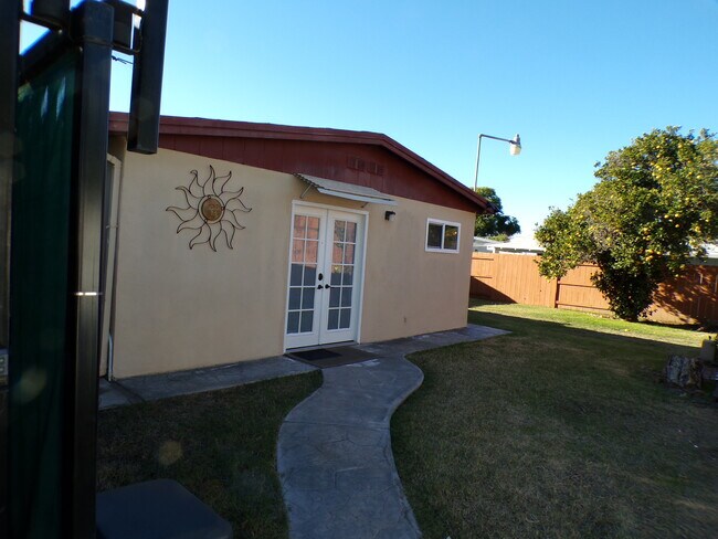 Primary Photo - 739 Twin Oaks Ave