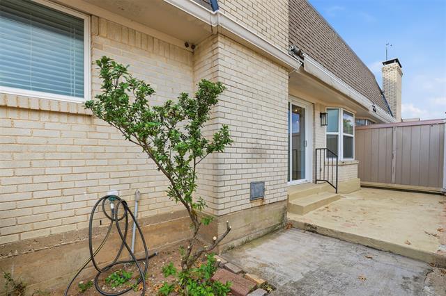 Building Photo - 7351 Wellcrest Dr