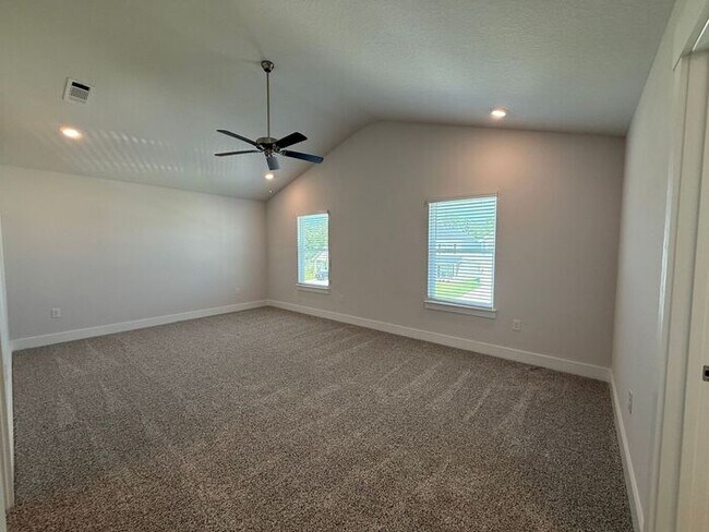 Building Photo - Gulf Breeze - Deer Ridge Crossing - 4 bedroom, 2.5 bathroom - New Construction