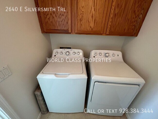 Building Photo - 2640 E Silversmith Trail