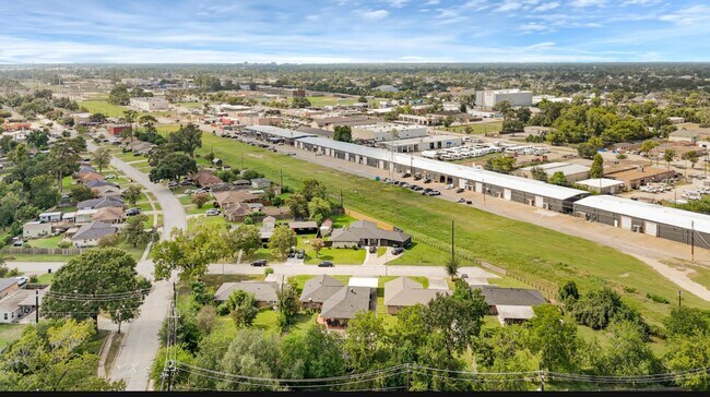 Building Photo - 1235 Ansbury Dr