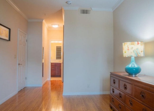 Building Photo - Charming 2 Bed, 2 Bath Condo in Santa Clara