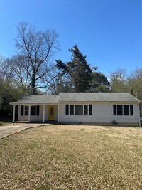 Building Photo - 3-bed 2-bath in Dekalb County!