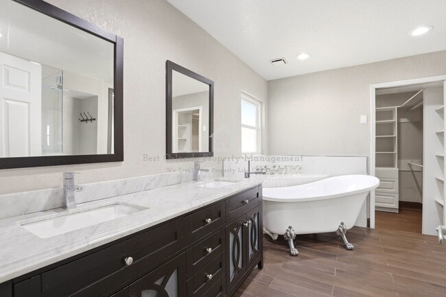Building Photo - 6018 Brookhill Cir