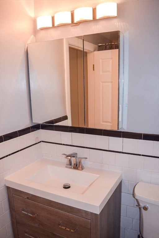 Building Photo - 77 Maryknoll St