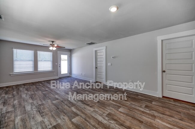 Building Photo - 109 S Grassland Rd