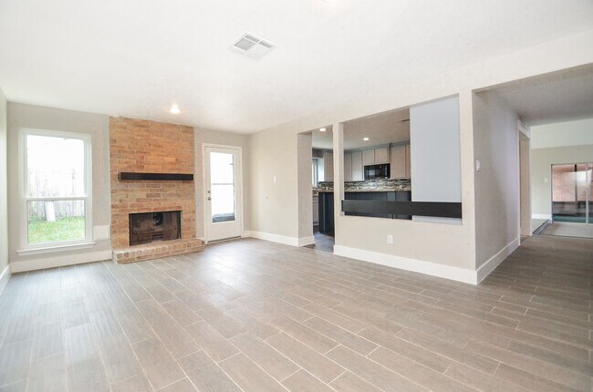 Building Photo - 12510 Seaswept Dr