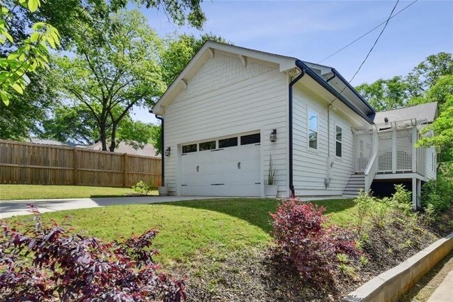Building Photo - 1237 Milton Terrace SE