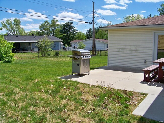 Building Photo - 4828 Danebury Dr