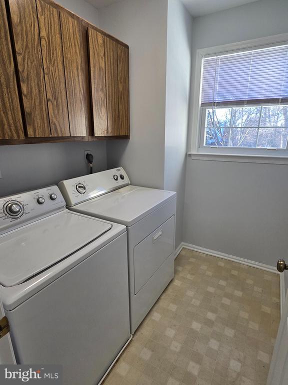 Building Photo - 18 Edinboro Cir