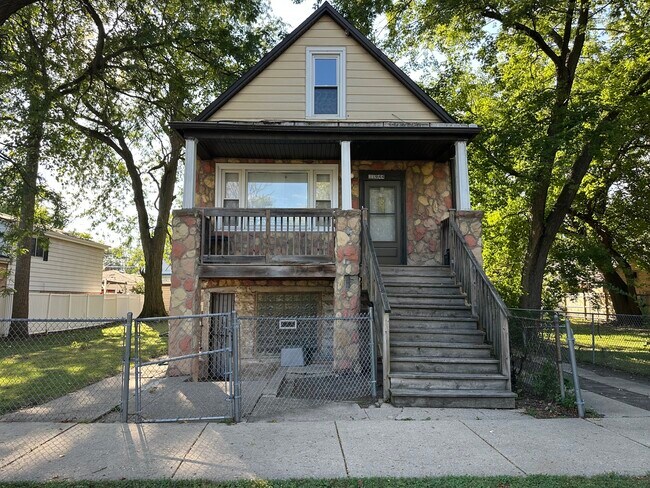 Primary Photo - 11944 S Calumet Ave