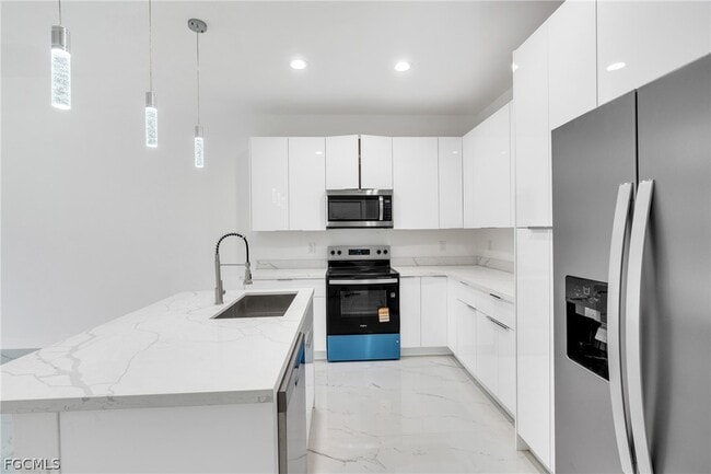 Building Photo - 1037 Citrus Ave S