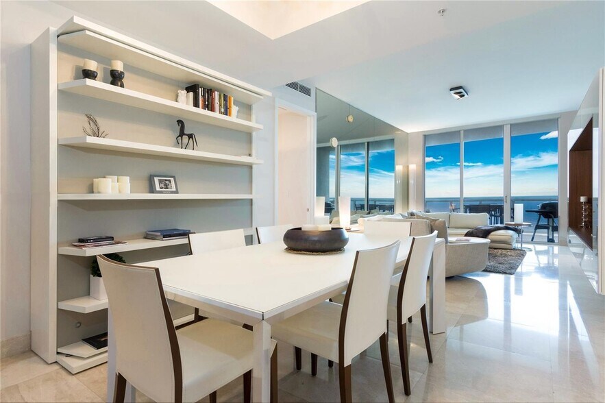 Building Photo - 18201 Collins Ave