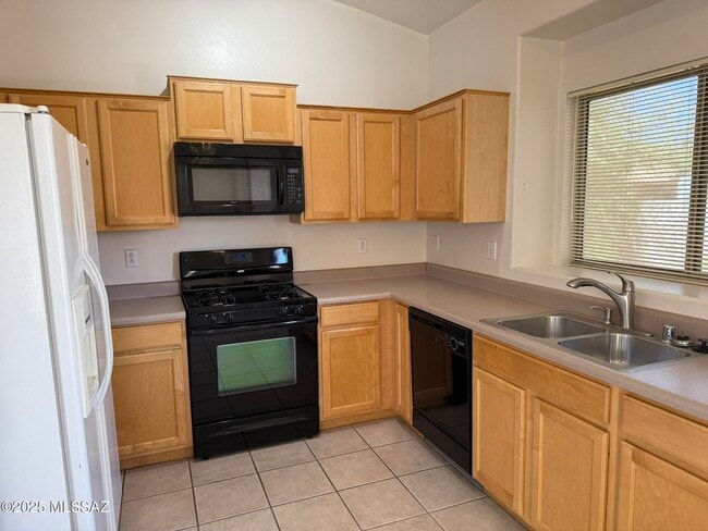 Building Photo - 12213 N Makayla Canyon Dr