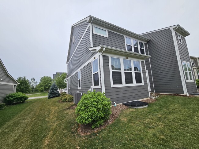 Building Photo - 165 Waverly Ct