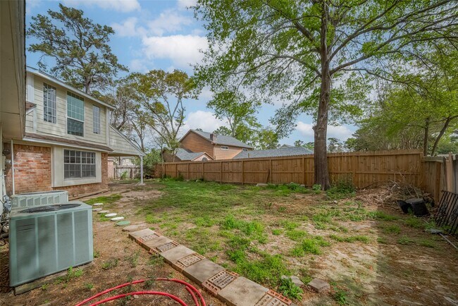 Building Photo - 811 Loire Ln
