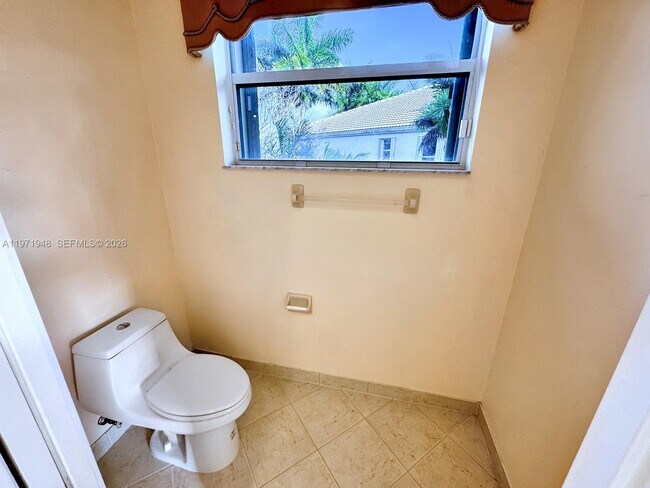 Building Photo - 5028 SW 170th Ave