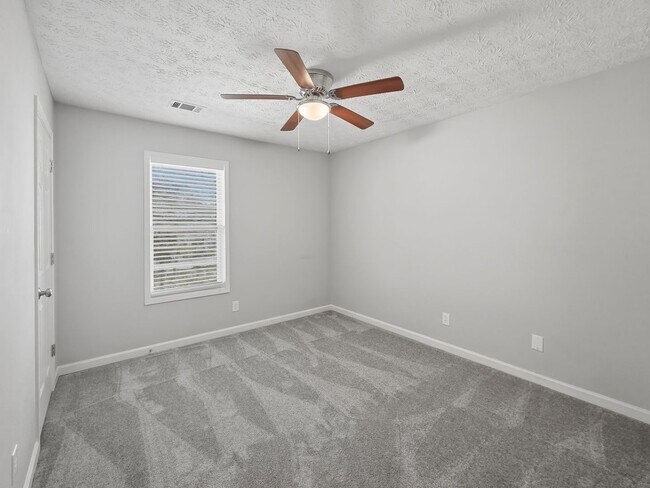 Building Photo - Charming Updated Ranch on Cul-de-Sac with Designer Finishes in Prime Kennesaw Location