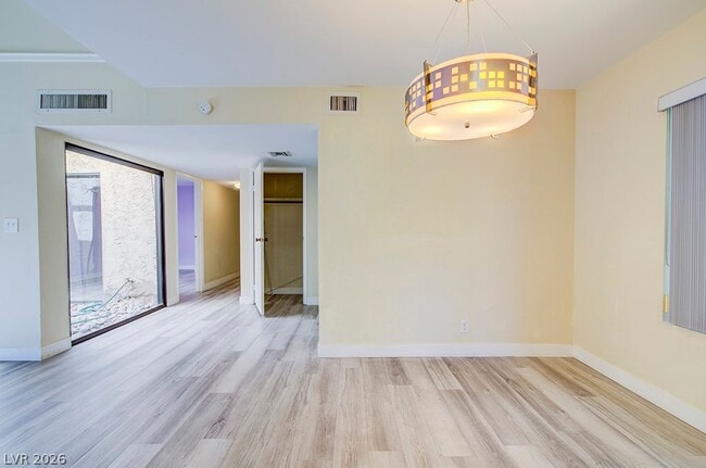 Building Photo - 2574 Pera Cir
