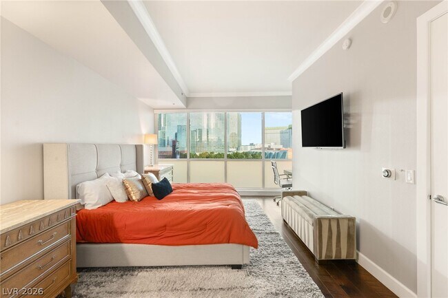 Building Photo - 4575 Dean Martin Dr