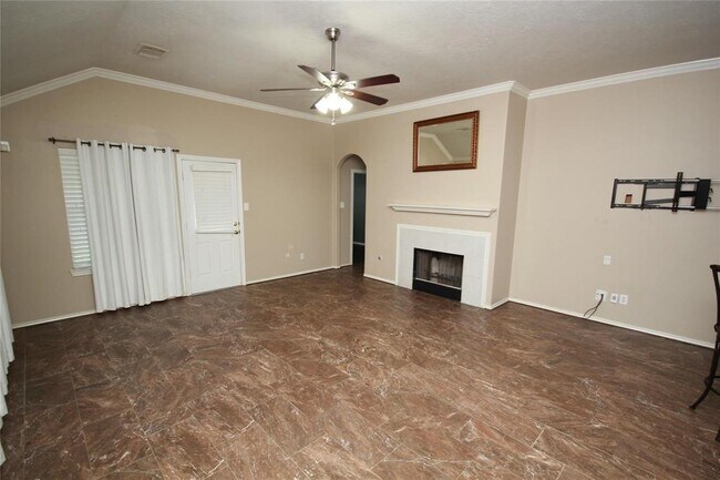 Building Photo - 3051 Glenthorpe Ln