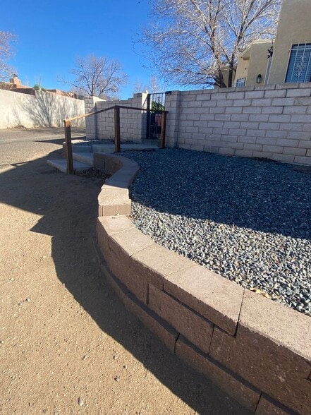 Building Photo - 5919 Cubero Dr NE