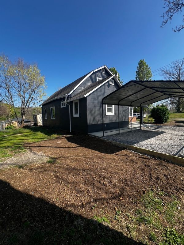 Building Photo - 1801 Woodson Dr SW
