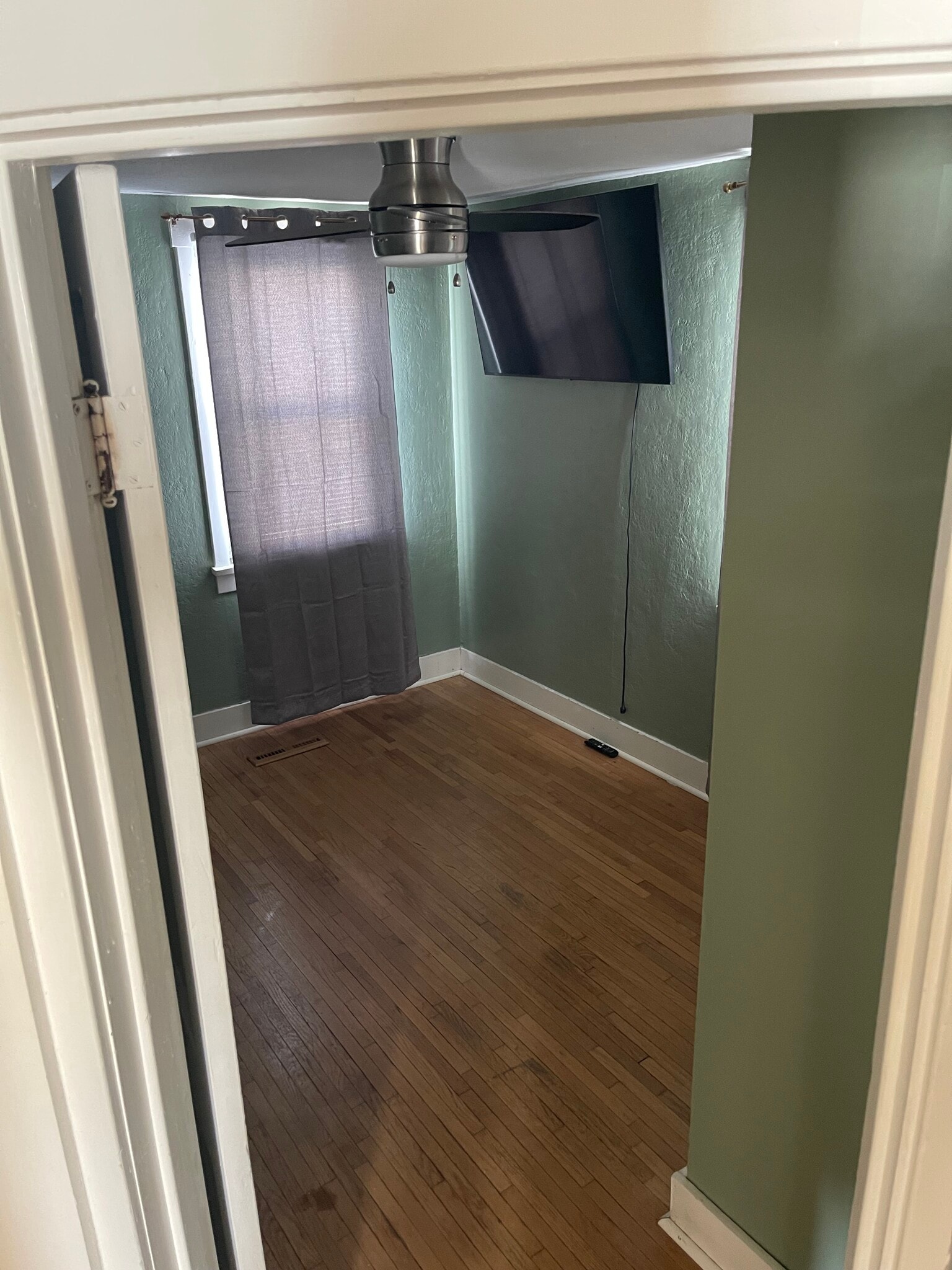 Building Photo - 721 24th St N