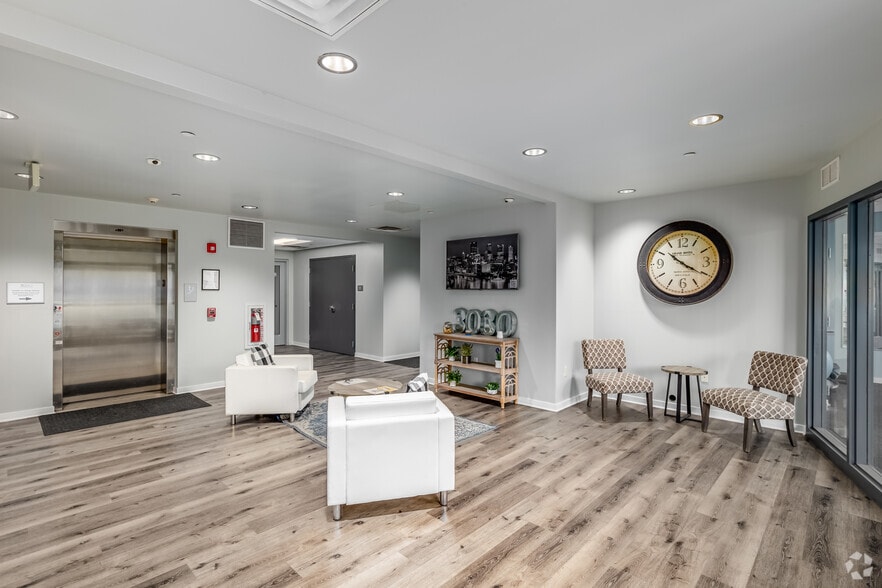 Lobby Photo - 3030 South Water Apartments
