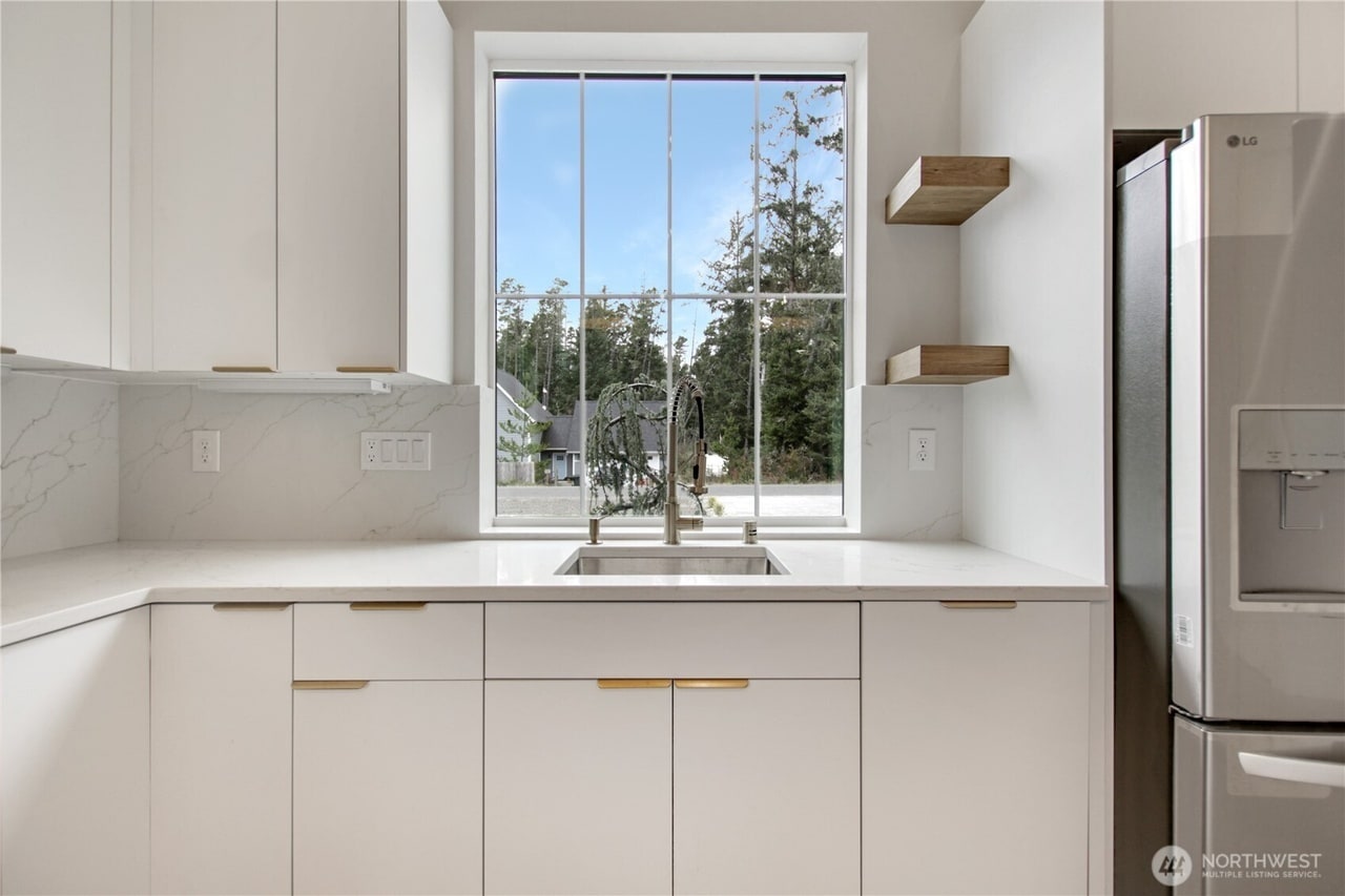 Building Photo - 27906 U St