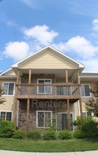 Building Photo - 2000 Meadow Ct