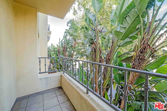 Building Photo - 2311 Schader Dr