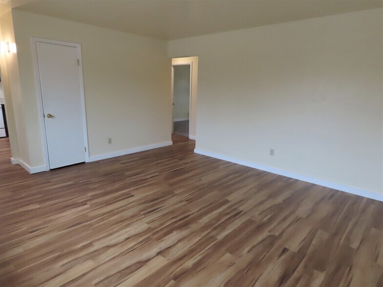 Building Photo - 1129 Darby St