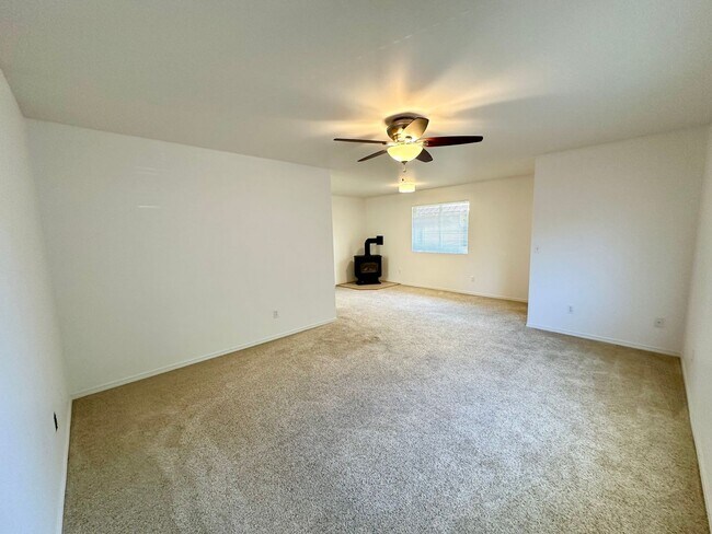 Building Photo - 1204 N Brooklane St