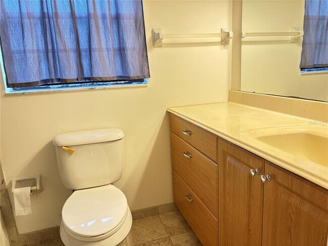 Building Photo - 7070 Fairway Bend Ln